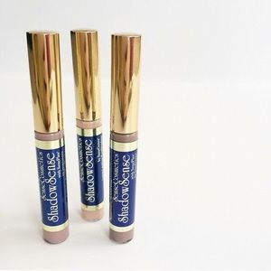 Beautiful sparkly eye shadow